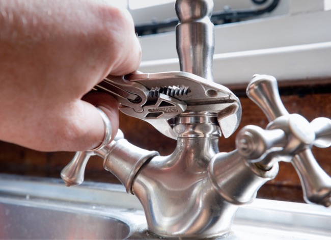 how to install a kitchen sink