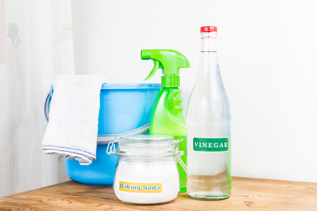 Baking soda with vinegar, natural mix for effective house cleaning