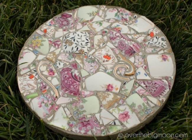 Old Dishes DIY - Mosaic