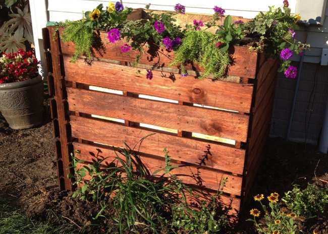 Shipping Pallet Compost Bin