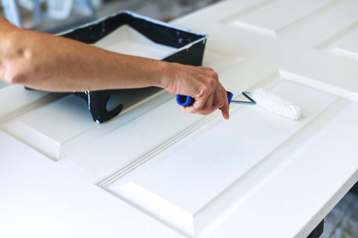 how to paint an interior door