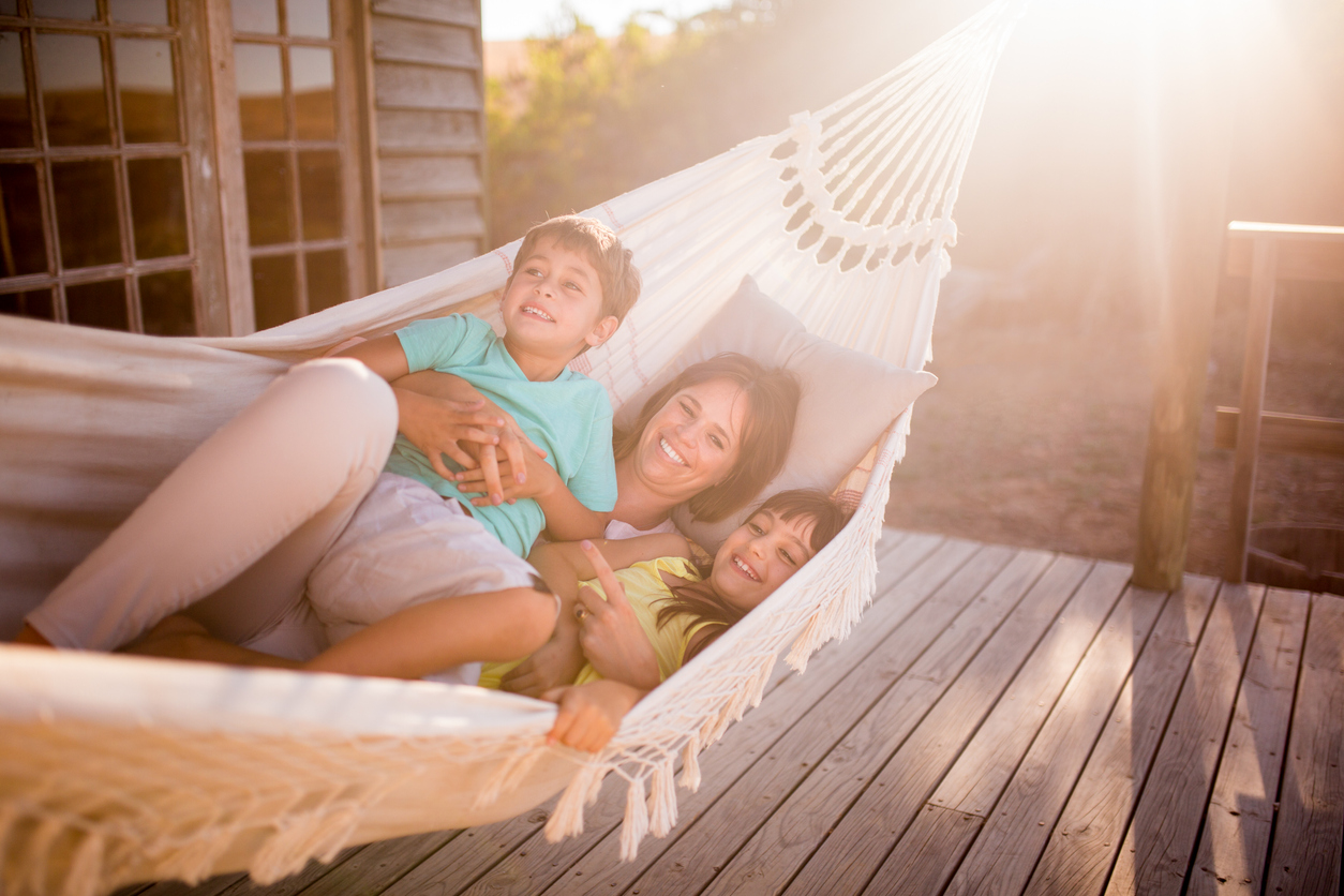 how to hang a hammock