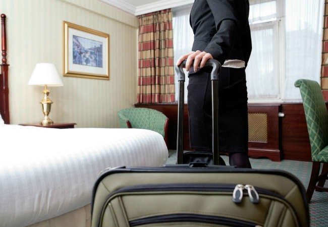 10 Essential Tips to Avoid Bed Bugs When Traveling