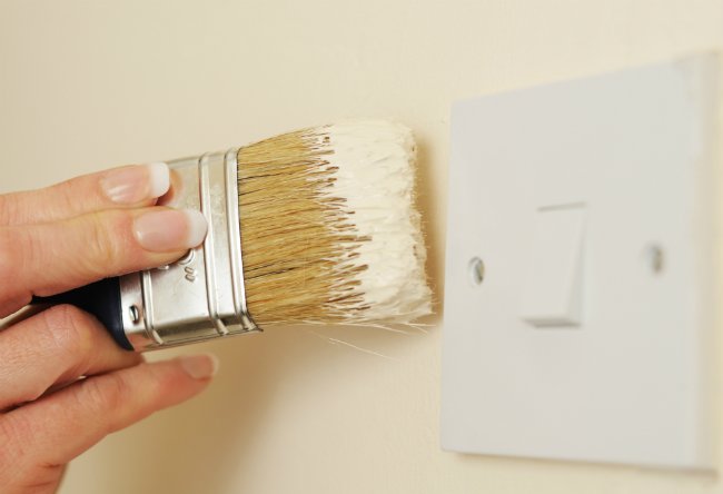 How to Remove Paint from Plastic