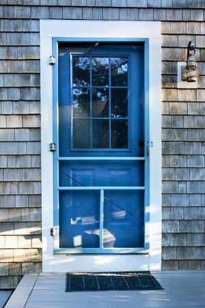 How to Install a Screen Door