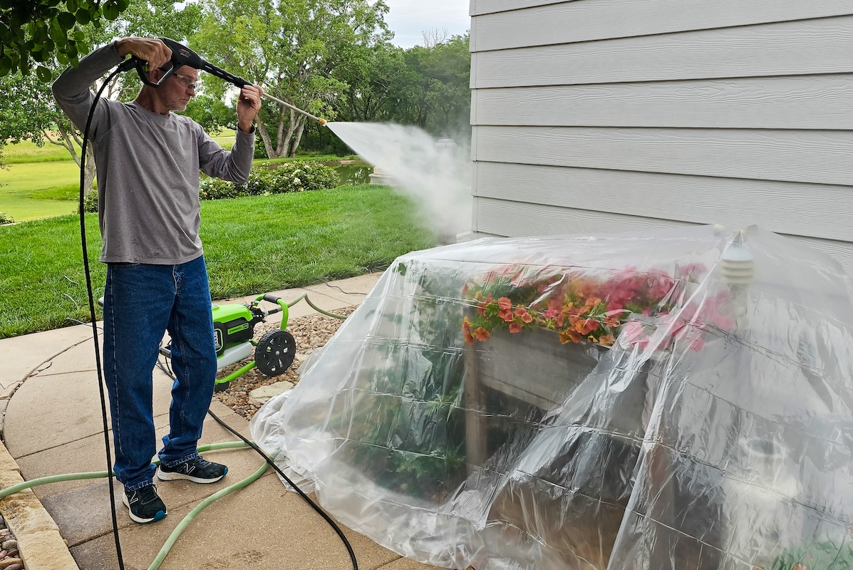 How to Pressure Wash a House