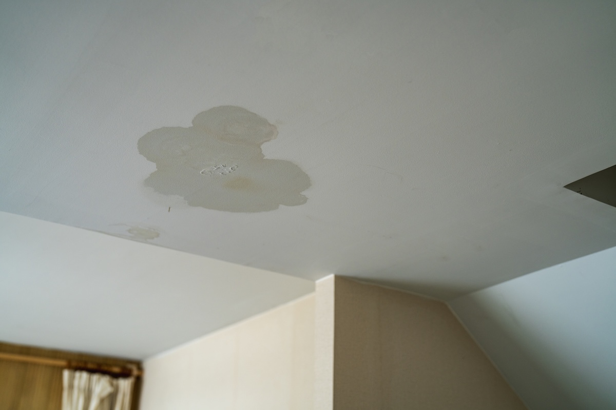 Water Stains on the Ceiling: Common Causes and Solutions