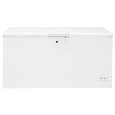  The GE Garage Ready 15.7 cu. ft. Chest Freezer on a white background.