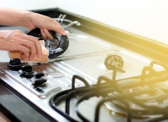 2 Super Easy Ways to Clean Your Stove Drip Pans - Bob Vila