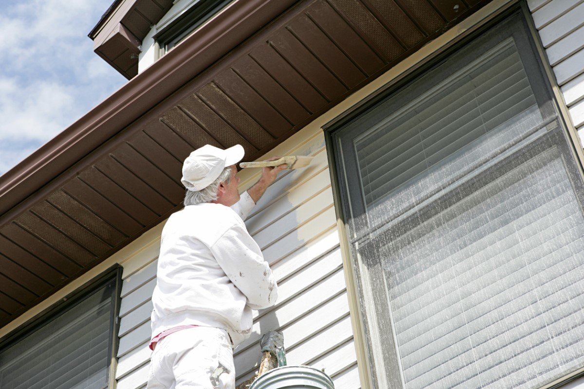 Why Do Painters Wear White? It Beats the Heat