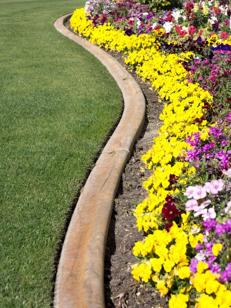 The Best Concrete for Landscape Edging