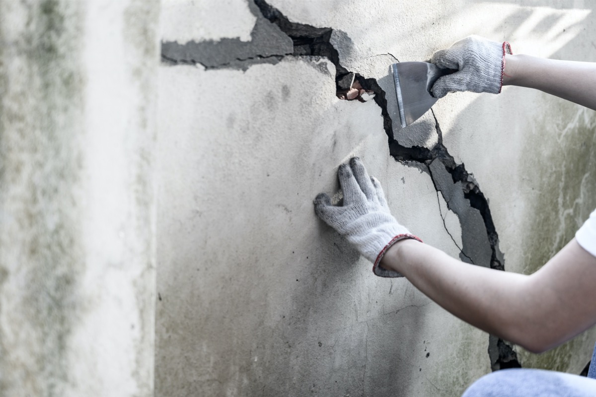 foundation crack repair