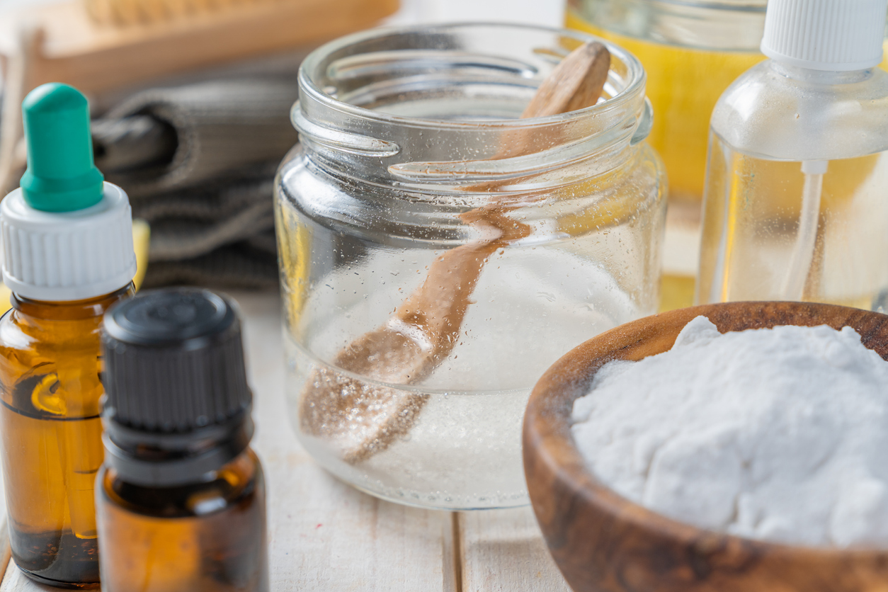 Baking soda and vinegar solution in a clear jar