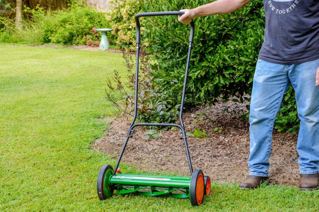 The Best Reel Mowers Of 2024, Tested And Reviewed - Bob Vila