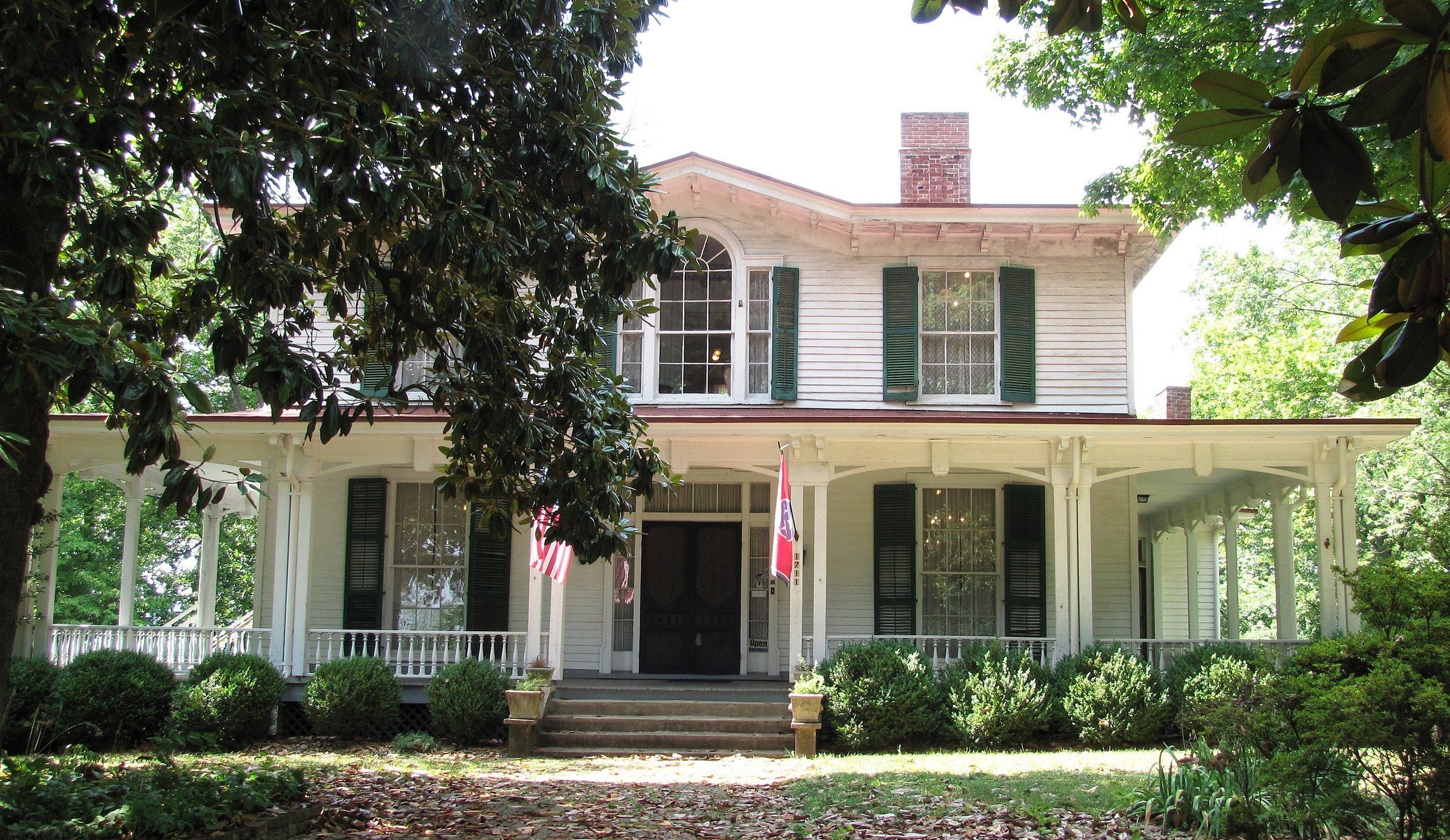 tours of old mansions