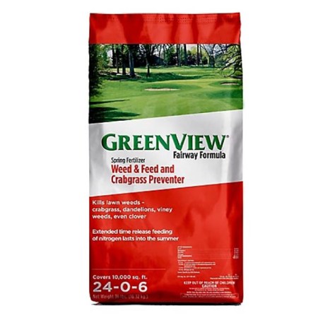  A bag of GreenView Fairway Formula Spring Weed and Feed on a white background.