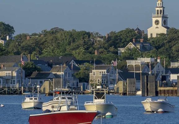 14 Small Towns Where Millionaires Flock - Bob Vila