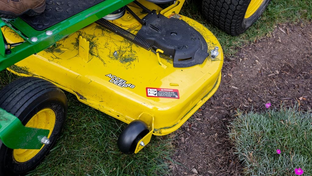 Zero Turn vs. Lawn Tractor: Deck Size