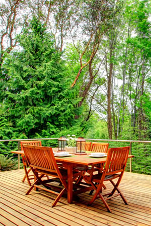 Deck vs. Patio: Decks Provide View