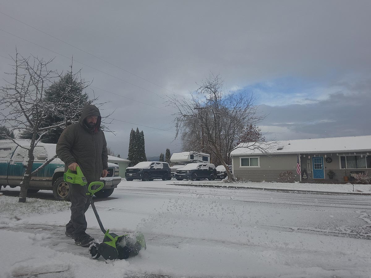 The Best Electric Snow Shovel Option