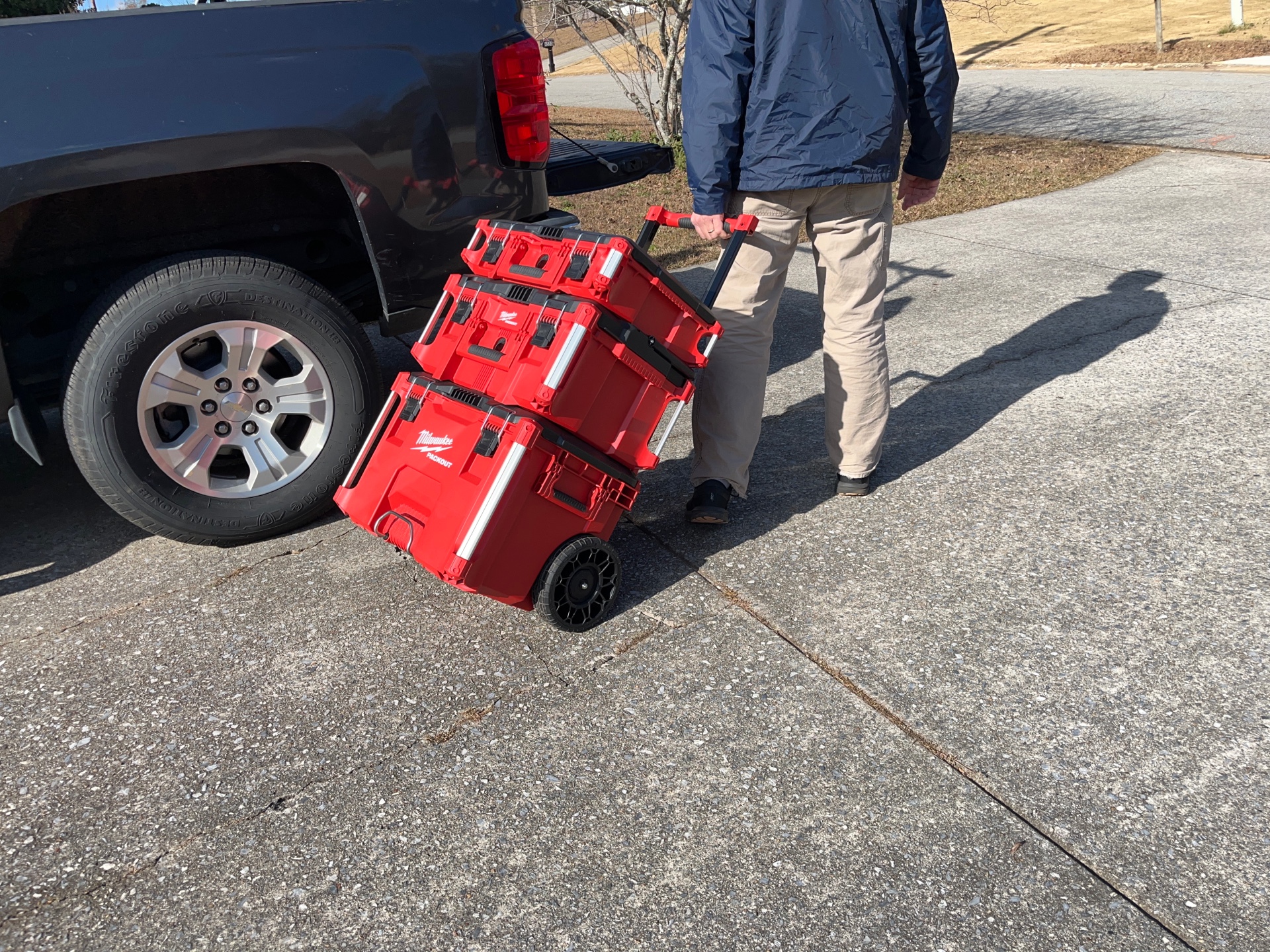 Milwaukee Packout Tool Box action