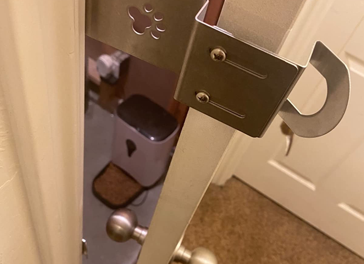 door latch for cats