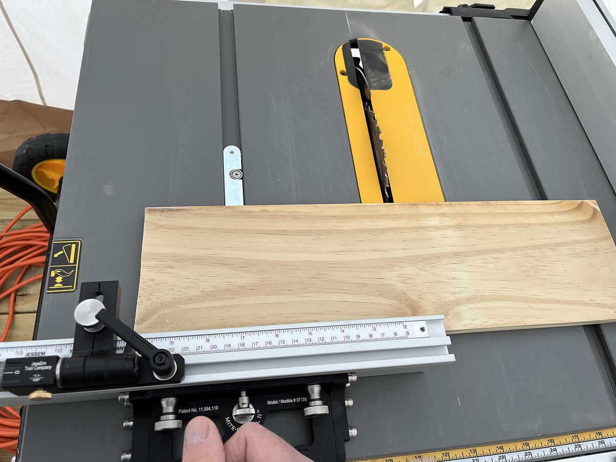 The Best Miter Gauge JessEm Mite-R-Excel II