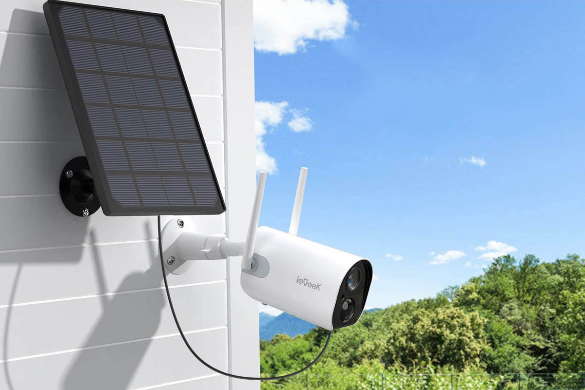 The Best Solar-Powered Security Cameras of 2023 - Top Picks by Bob Vila