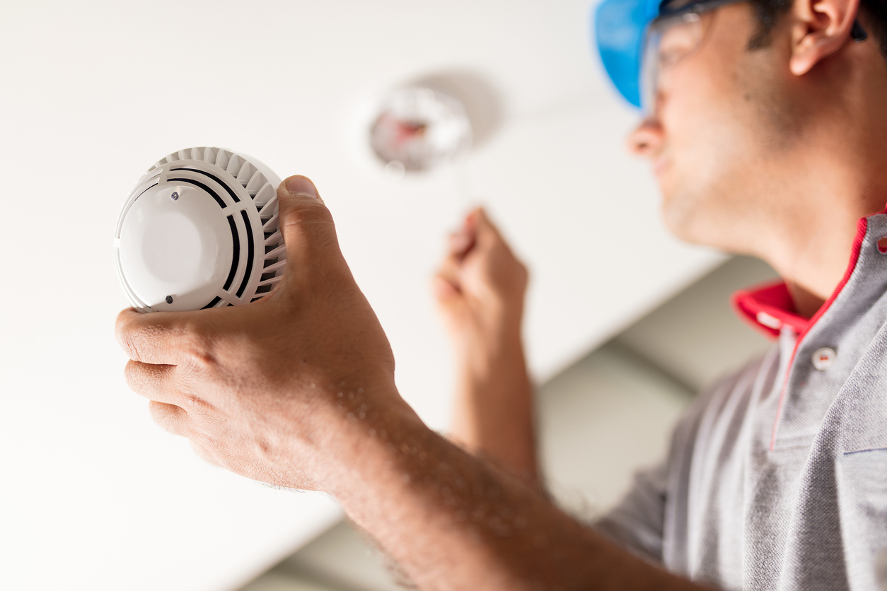 Installing smoke alarm