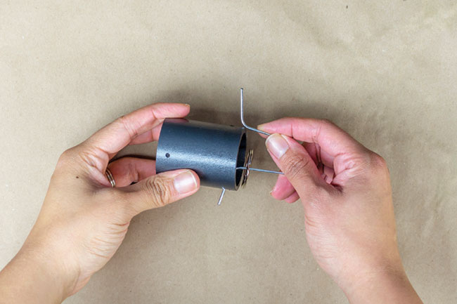 DIY Rain Chain: How to Make a Rain Chain Using Leftover Gardening Supplies