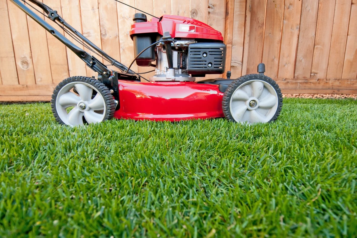Lawn Mower Repair and Maintenance: Dos and Don'ts All Homeowners Should  Know - Bob Vila