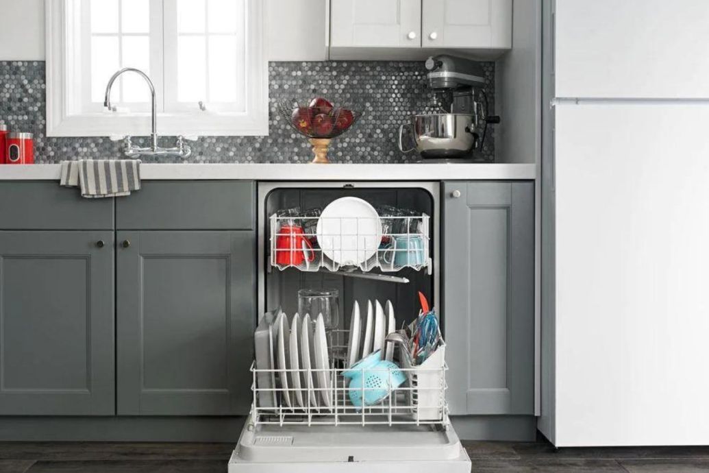 Bosch, Samsung, and LG Dishwashers Are up to 500 Off During Cyber