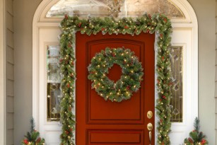 The Best Christmas Garlands - Picks from Bob Vila