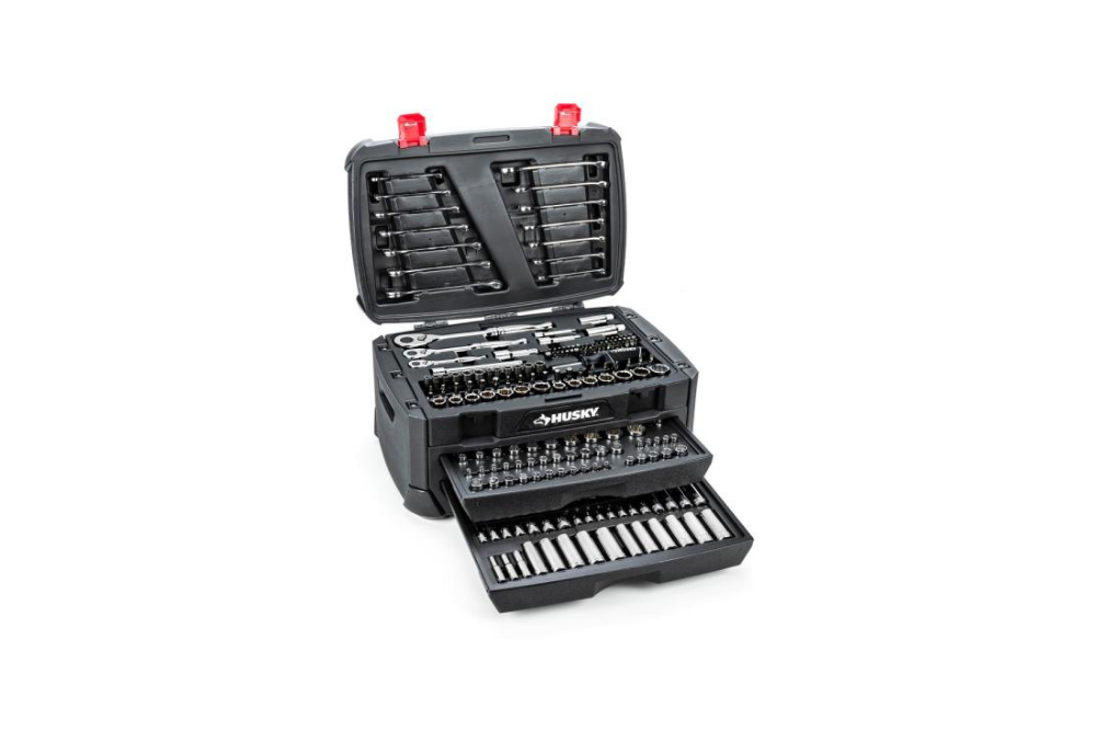 Deals Roundup 11:17: Husky Mechanics Tool Set (270-Piece)