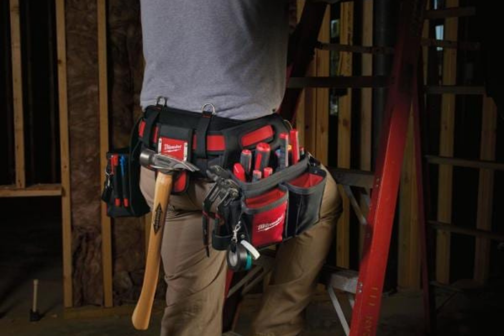 Milwaukee Adjustable Electricians Work Belt