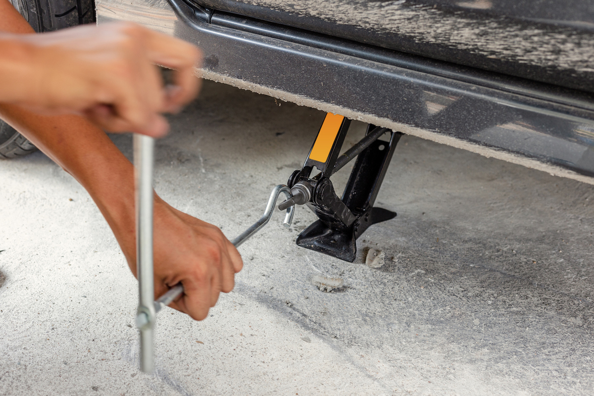 how to change a tire