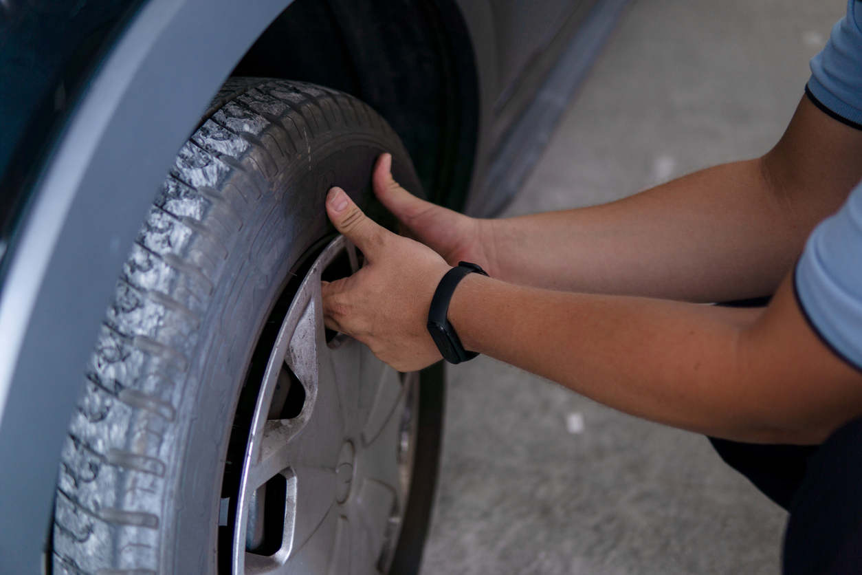 how to change a tire