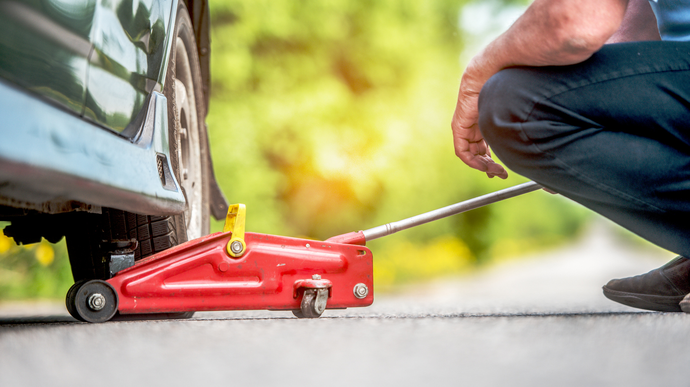 how to change a tire