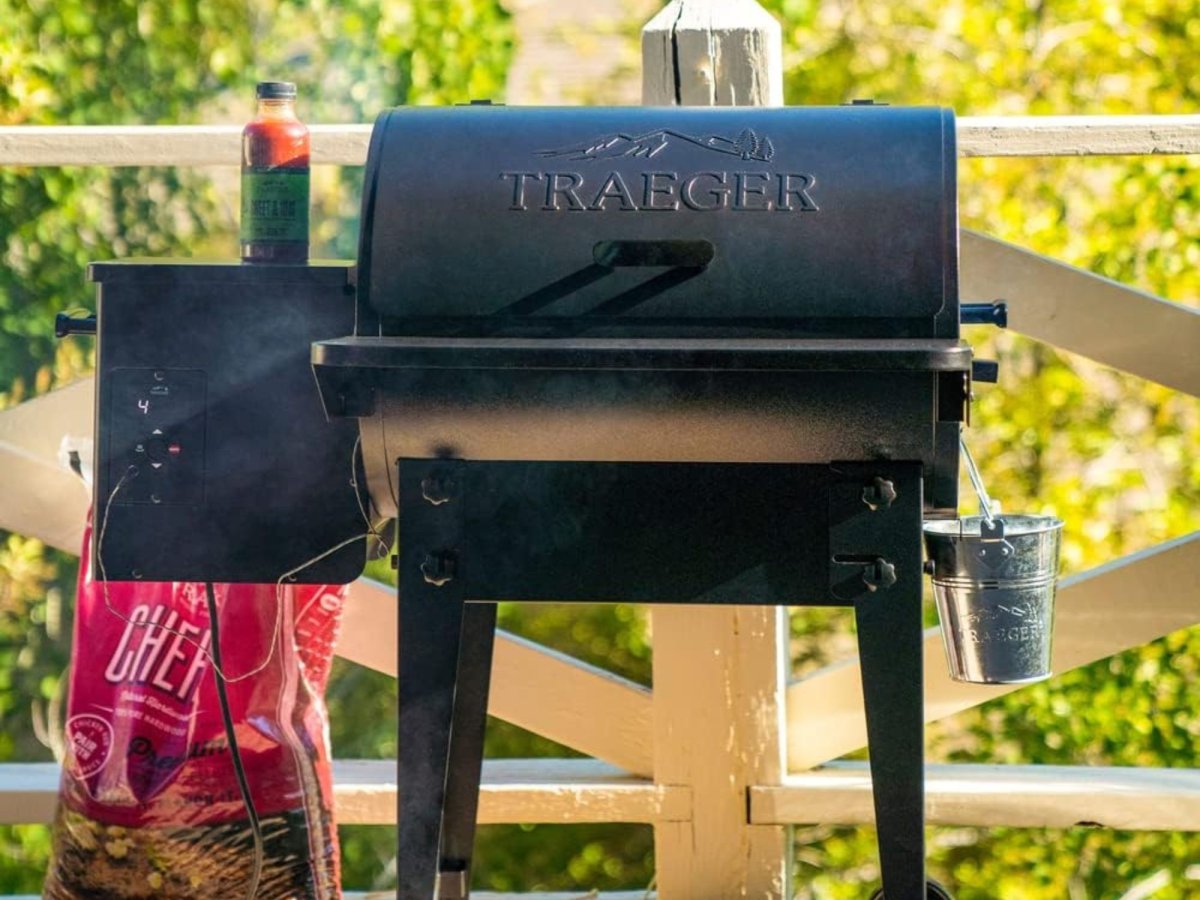 Traeger Grills Tailgater Wood Pellet Grill and Smoker