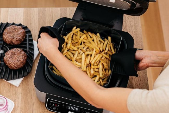 The Best Grilling Option: NINJA Foodi 5-in-1 Indoor Grill with Air Fryer