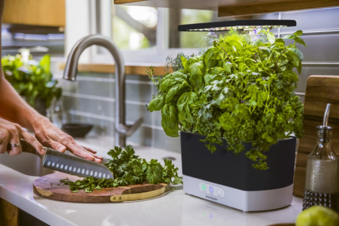 Deals Roundup 2/7 Option: AeroGarden Harvest