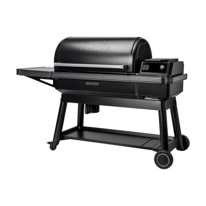 The Traeger Ironwood XL Wi-Fi Pellet Grill and Smoker on a white background.