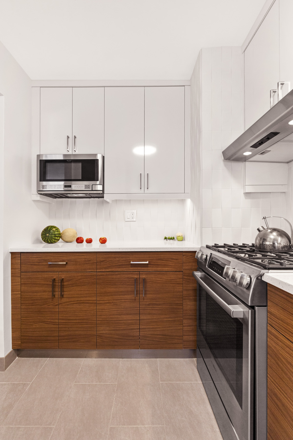 two-tone kitchen cabinets