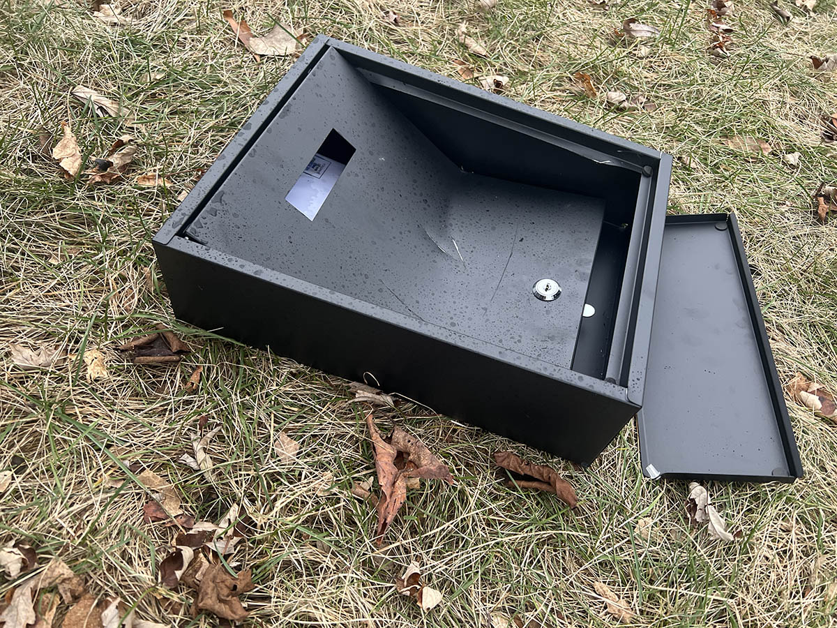 The Best Locking Mailbox Dalmbox after smashing side view