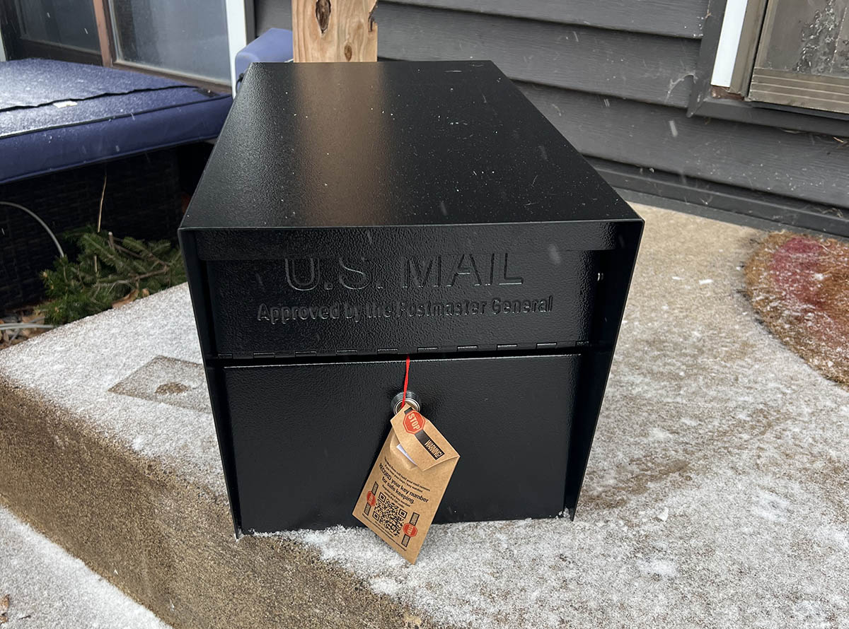 The Best Locking Mailbox Mail Boss 7506 before front