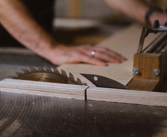 A person using the best DeWalt table saw option