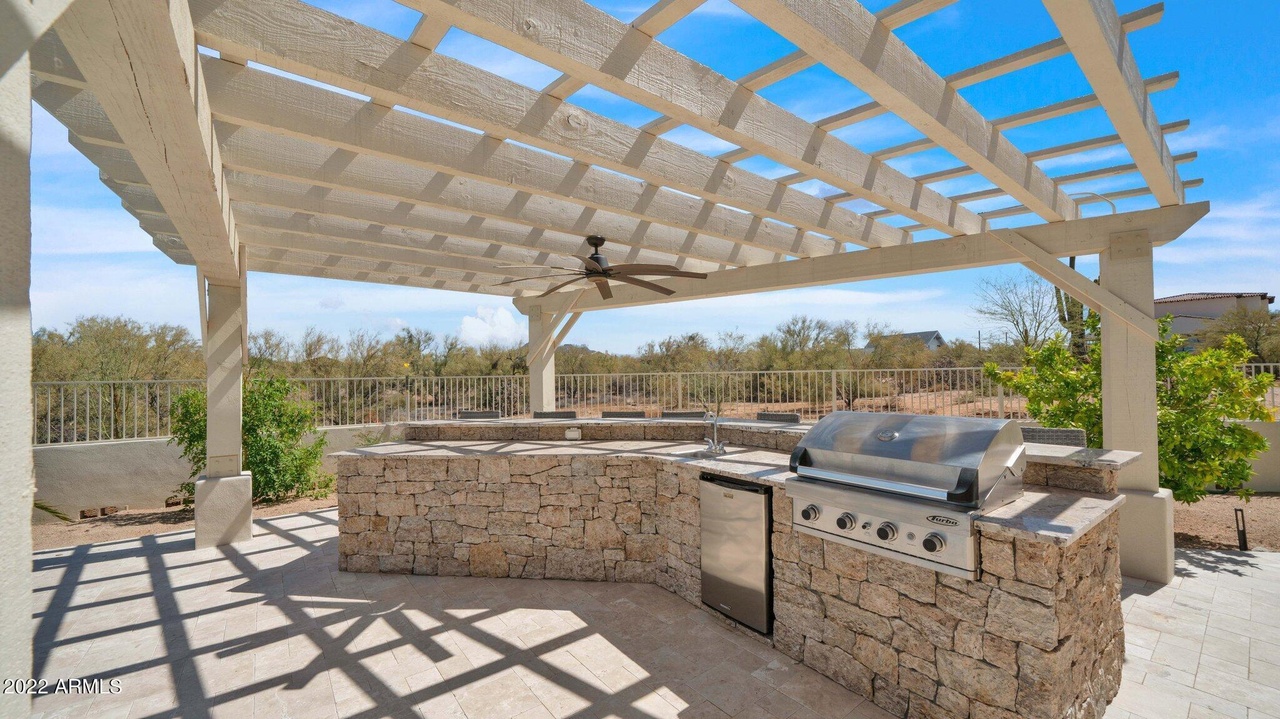 covered outdoor kitchen ideas