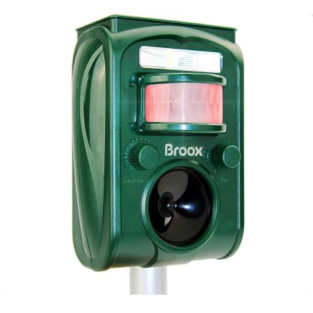  The Best Dog Repellents Option: Broox Solar Ultrasonic Animal Repeller