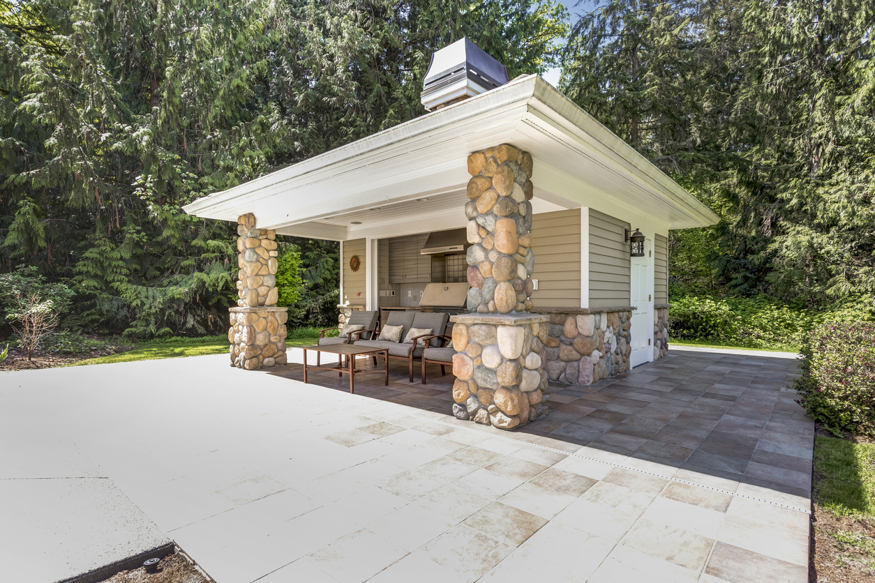 covered outdoor kitchen ideas