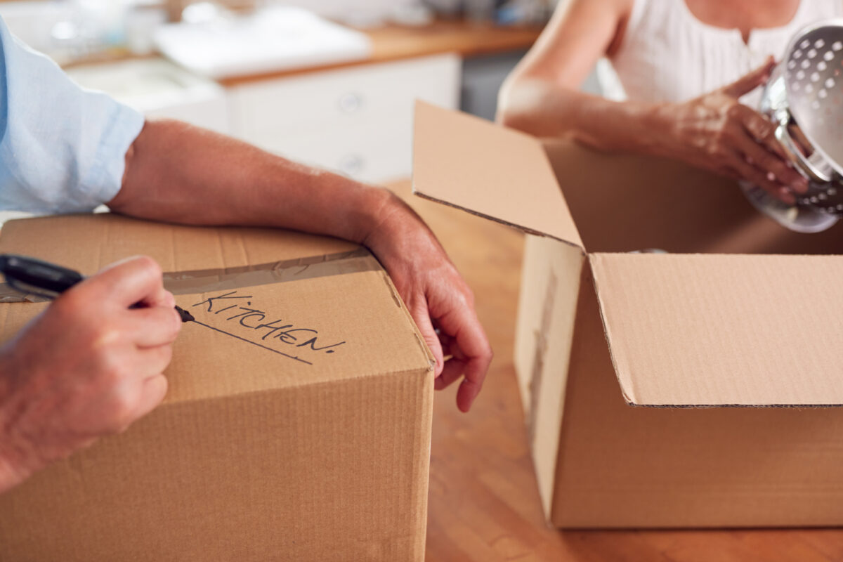 how to pack up dishes for moving